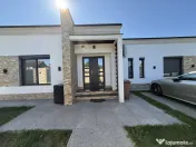 Casa cu piscina in zavoi 