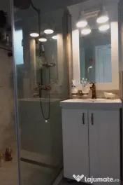 Casa cu piscina in zavoi 