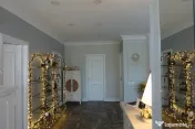 Casa cu piscina in zavoi 
