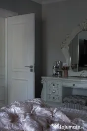 Casa cu piscina in zavoi 