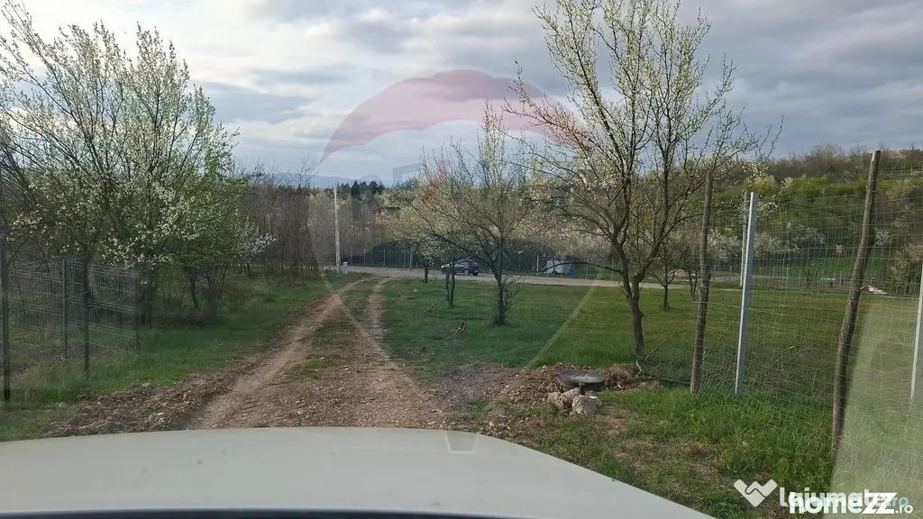 Teren 1430 cu autorizație pentru 2 case | Casă ridicat?...