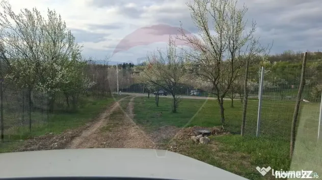 Teren 1430 cu autorizație pentru 2 case | Casă ridicat?...