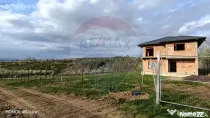 Teren 1430 cu autorizație pentru 2 case | Casă ridicat?...