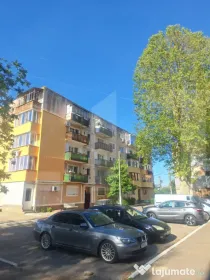 Apartament 2 camere de vanzare, 67 mp, decomandat, etaj 1, L