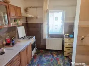 Apartament 2 camere de vanzare, 67 mp, decomandat, etaj 1, L 