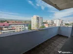 Apartament cu 2 camere decomandate caută oameni faini!