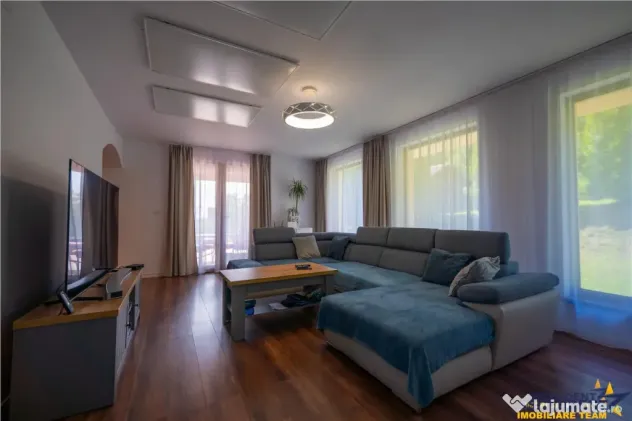 FILM! Resedinta nobiliara, in inima coltului verde al Vaii N