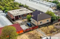 Casă finisată + casă în construcție, la același preț!
