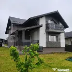 Vilă 170 mp, teren 500 mp, priveliște panoramică spre lac
