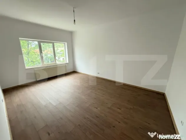 Spatiu central, 3 incaperi, 65 mp, prima închiriere – 21
