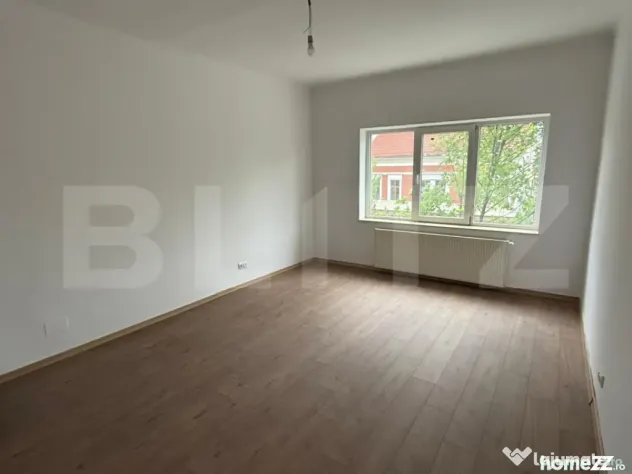 Spatiu central, 3 incaperi, 65 mp, prima închiriere – 21