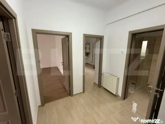 Spatiu central, 3 incaperi, 65 mp, prima închiriere – 21