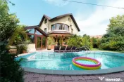 Vila individuala 7 camere cu piscina 
