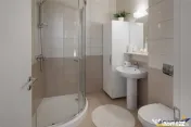 Pe 2 niveluri, Penthouse modern la bulevard, parcare, boxa, 