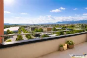 Pe 2 niveluri, Penthouse modern la bulevard, parcare, boxa, 