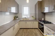 Pe 2 niveluri, Penthouse modern la bulevard, parcare, boxa, 