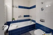 Pe 2 niveluri, Penthouse modern la bulevard, parcare, boxa, 