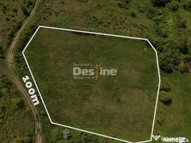 Teren compact intravilan 8000 mp vedere spre Lac, utilităț