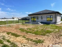Casa plan parter, 4 camere, teren 477 mp, zona Aeroport