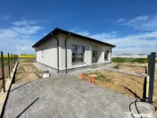 Casa plan parter, 4 camere, teren 477 mp, zona Aeroport 