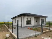 Casa plan parter, 4 camere, teren 477 mp, zona Aeroport 