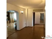 Apartament 3 camere, zona Centrala , etaj 4, renovat si mobi 