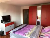 Apartament 3 camere, zona Centrala , etaj 4, renovat si mobi 