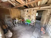 Casa partial renovata, 60mp utili , 6000 mp teren, zona Geor 