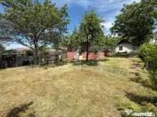 Casa partial renovata, 60mp utili , 6000 mp teren, zona Geor 