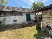 Casa partial renovata, 60mp utili , 6000 mp teren, zona Geor 