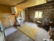 Casa partial renovata, 60mp utili , 6000 mp teren, zona Geor 