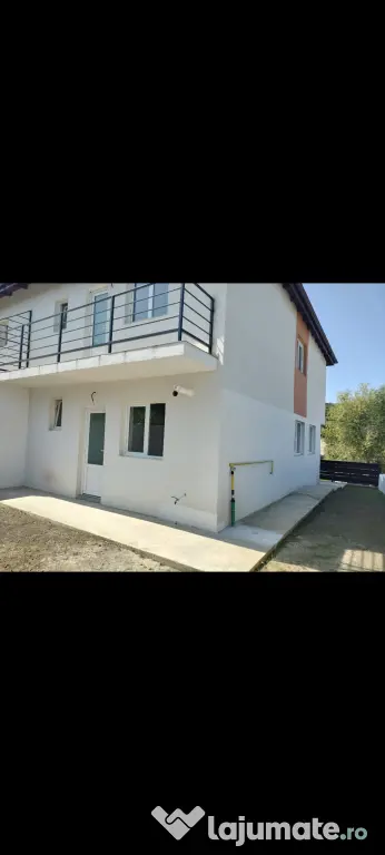 Proprietar vând 1/2 casa duplex Visani Iași