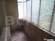 Apartament generos de vanzare 