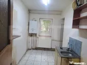 Apartament generos de vanzare 