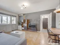 Apartament 2 camere l Renovat l Vedere Spate