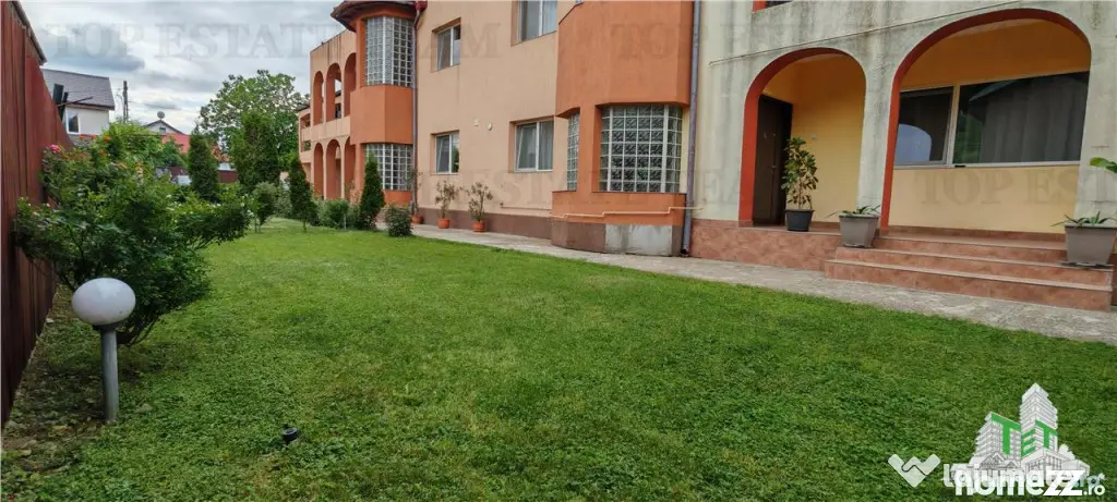 Vila 14 camere 970mp, teren 1045mp, pt ninim 2 familii, mob