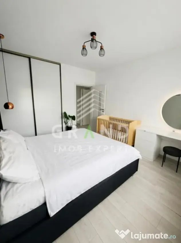 NOU PE PIATA | 3 camere | 70 mp+balcon 8 mp | Parcare | zona
