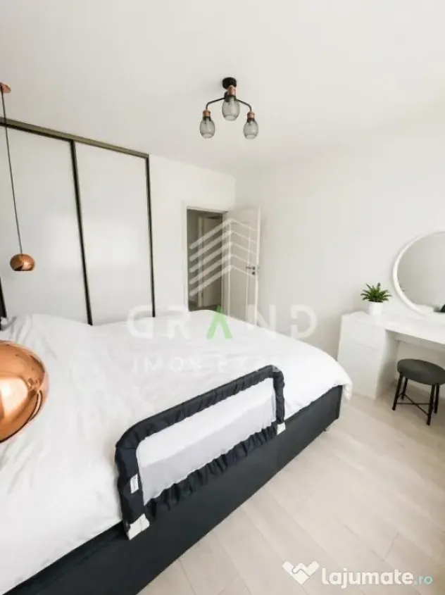 NOU PE PIATA | 3 camere | 70 mp+balcon 8 mp | Parcare | zona