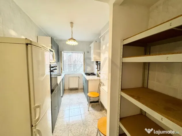 Apartament 3 camere l Cladire interbelica I De vanzare