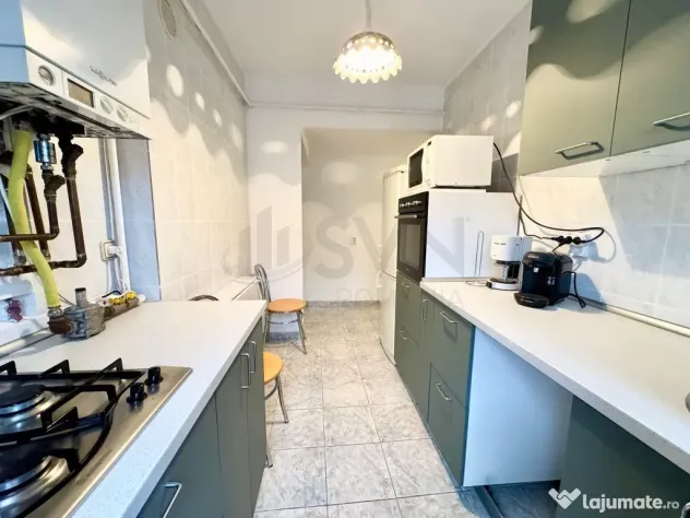 Apartament 3 camere l Cladire interbelica I De vanzare