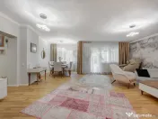 Apartament 3 camere l Curte l Parcare 