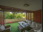Apartament 3 camere l Curte l Parcare 