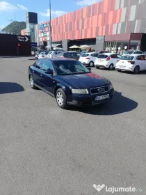 vând A4 motor 2 litri bezina