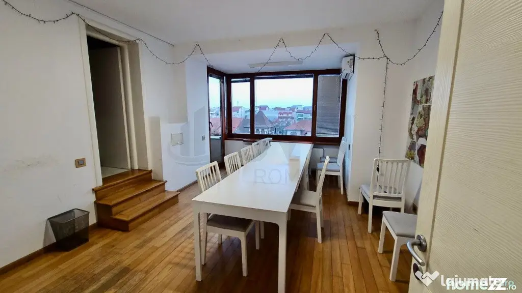 Triplex - 6 camere I Terasa 75 mp I View Superb I De vanzare