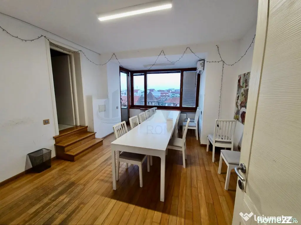 Triplex - 6 camere I Terasa 75 mp I View Superb I De vanzare