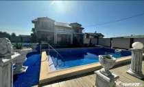 Vilă cu piscină, saună, tenis și sală sport nouă, 200