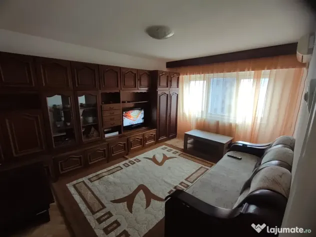 Închiriere apartament 3 camere decomandat zona Tic Tac