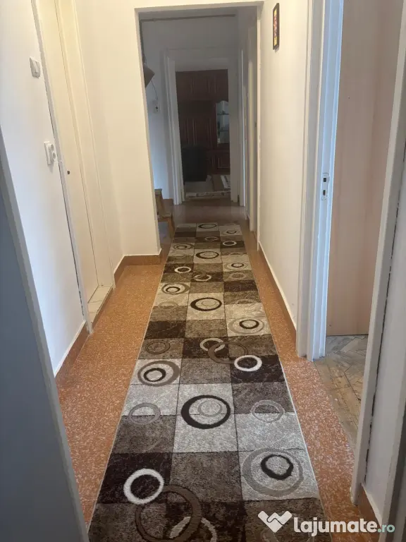 Închiriere apartament 3 camere decomandat zona Tic Tac