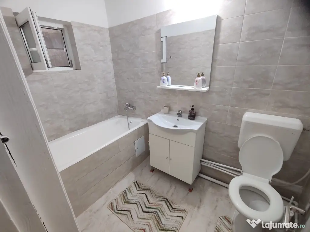 Închiriere apartament 3 camere decomandat zona Tic Tac