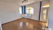 Apartament 3 camere 80 mp | Parcare - Curte | M. Aparatorii 